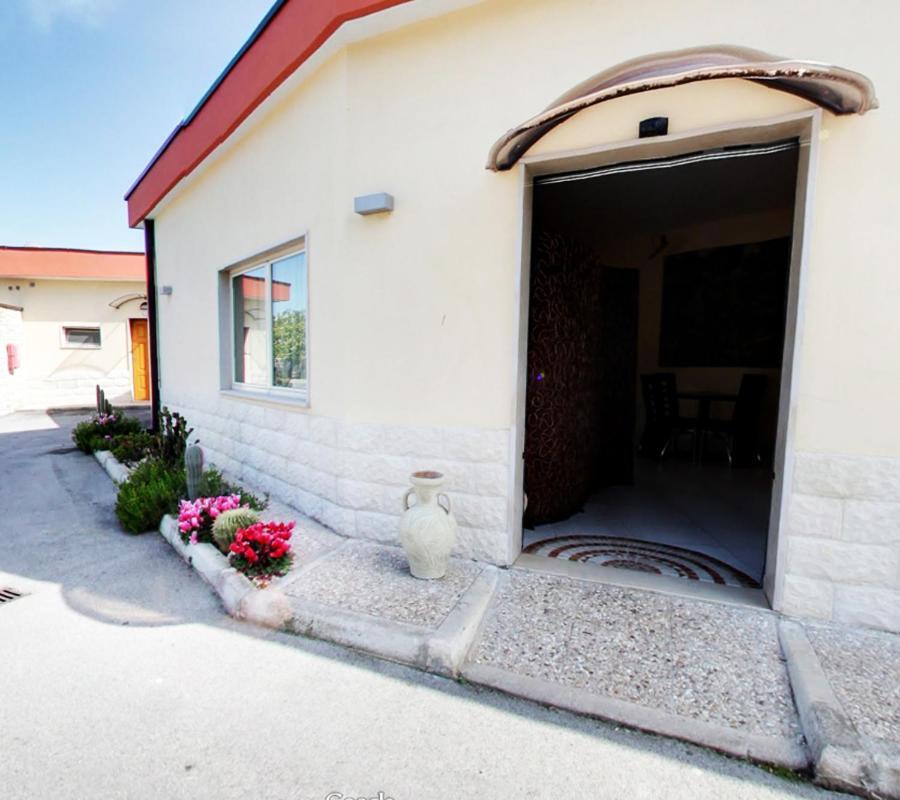 Hotel Giardino Modugno Bagian luar foto