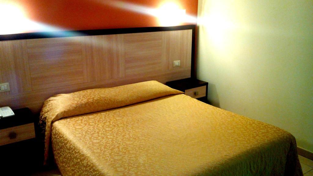 Hotel Giardino Modugno Ruang foto